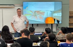 Simon Silva Brings Family Storytelling Project to Calexico Parents