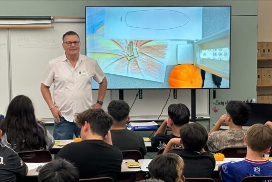 Simon Silva Brings Family Storytelling Project to Calexico Parents